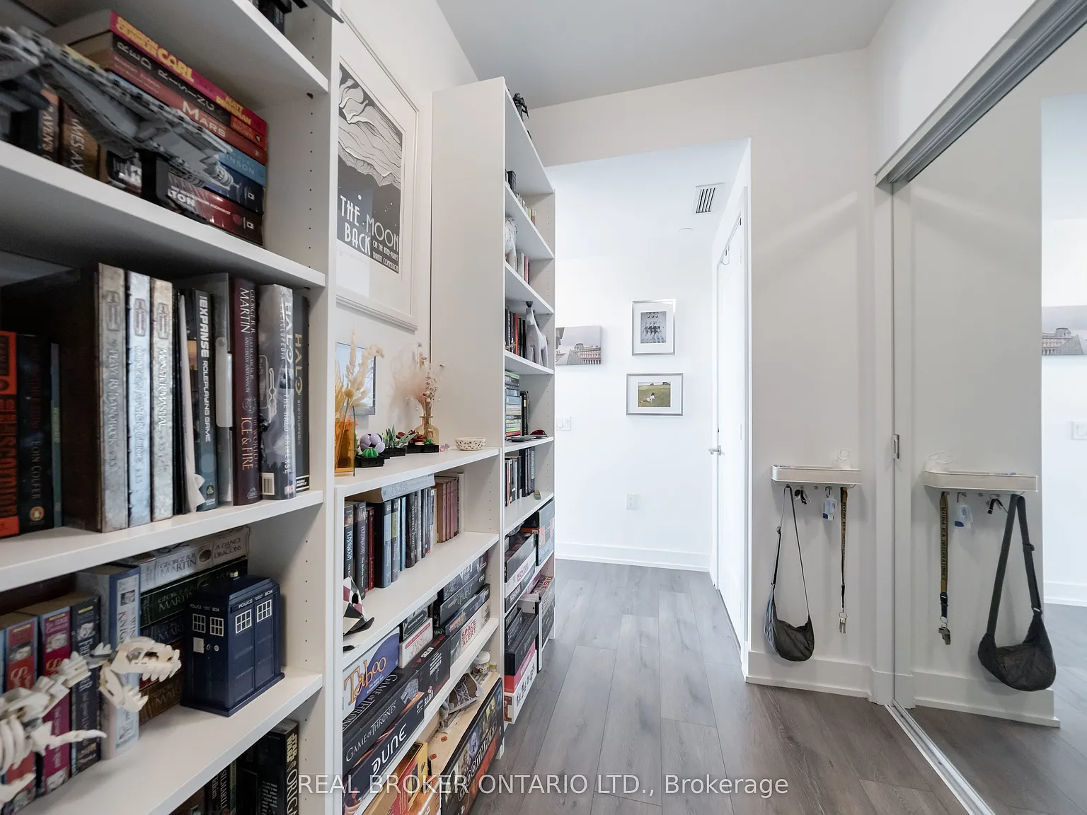 Via Bloor Condos — Photo 3