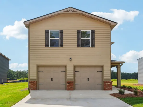 107 Garden Walk, West Point, GA 31833
