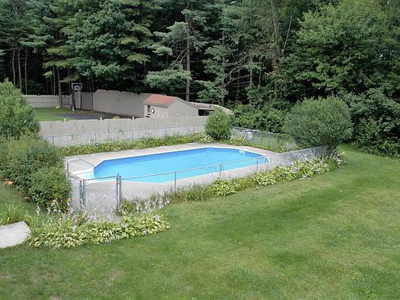 4th image of 8 Hidden Hills Dr