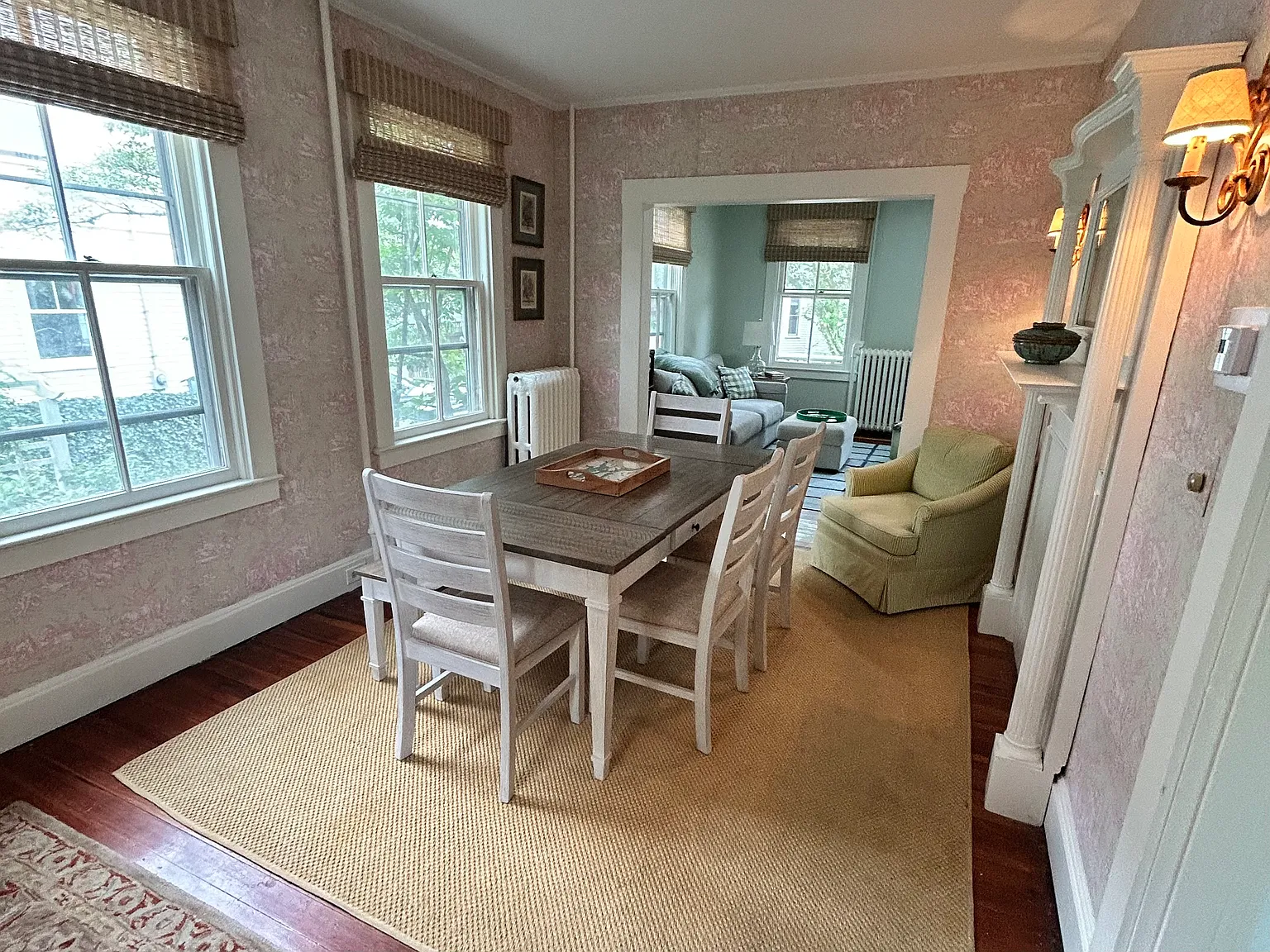 3 bed, 1200 sqft, $3,200 — Photo 2