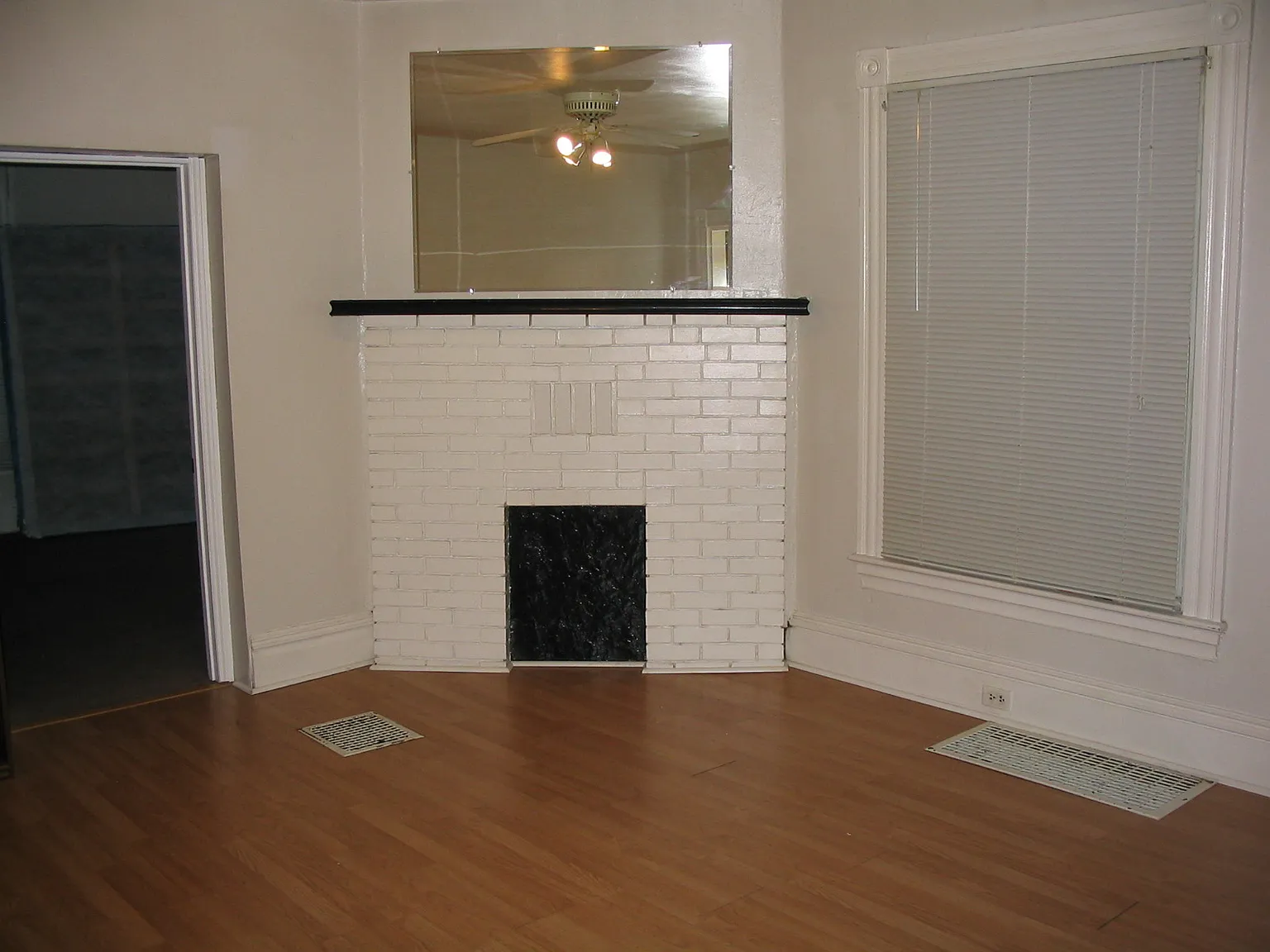 120 Kathleen St photo 1