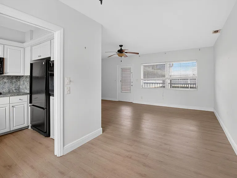 426 NE 7th Ave #2B — Photo 16