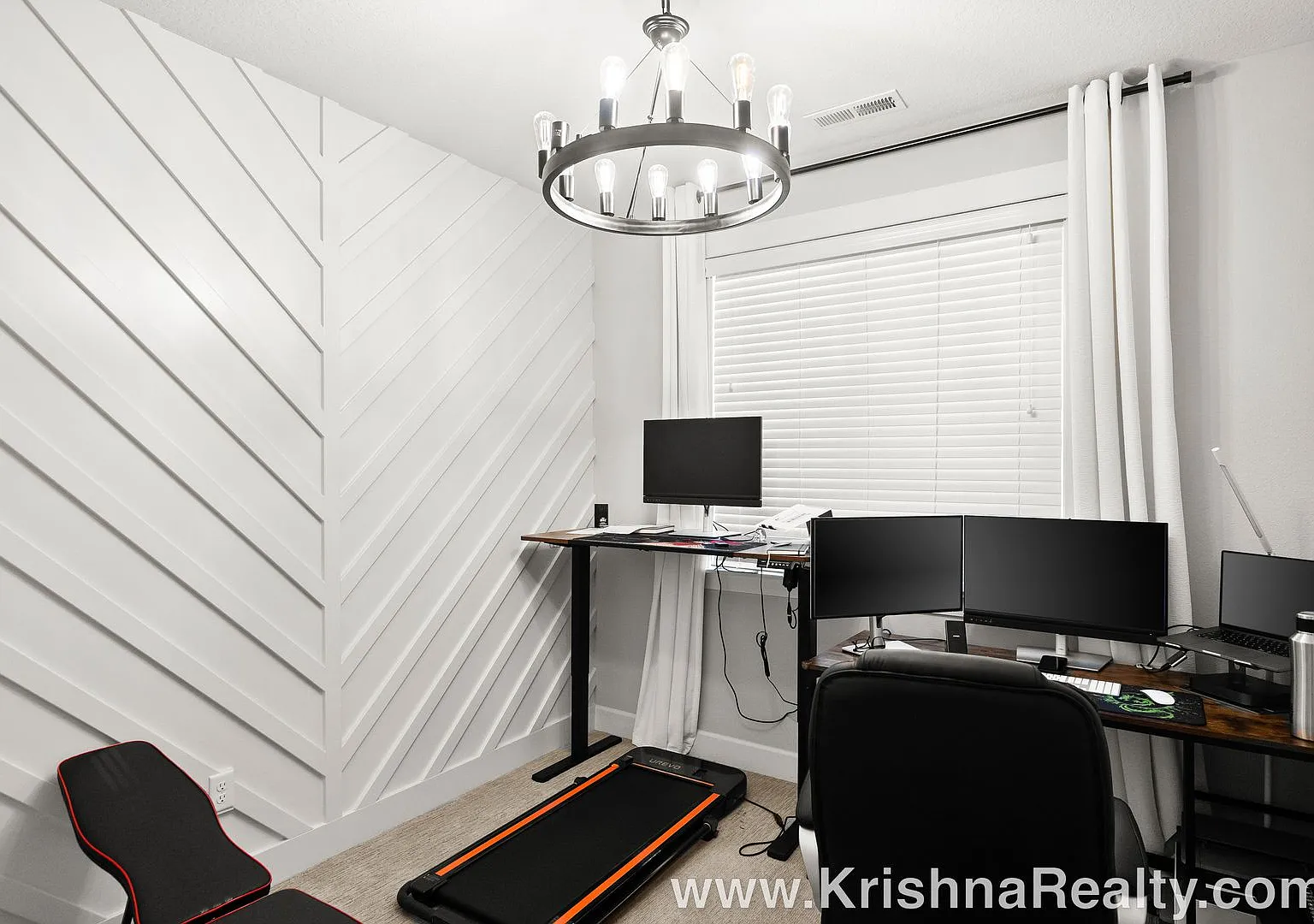 Gorgeous Modern 4 Bedroom | 3 Bathroom Single Family Home | Located in Iron Ridge Heights Community! — Photo 4