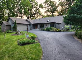 29 Shelter Creek Ln, Fairport, NY 14450