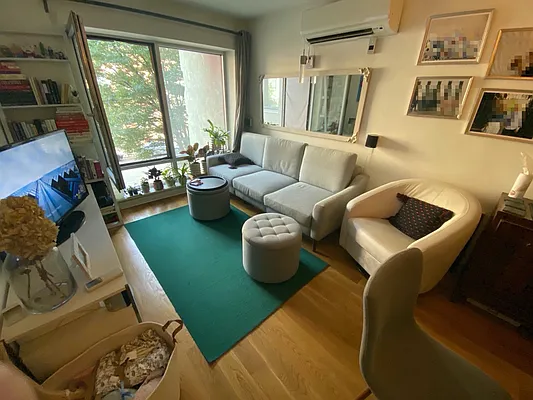 Rented by EXR | media 4