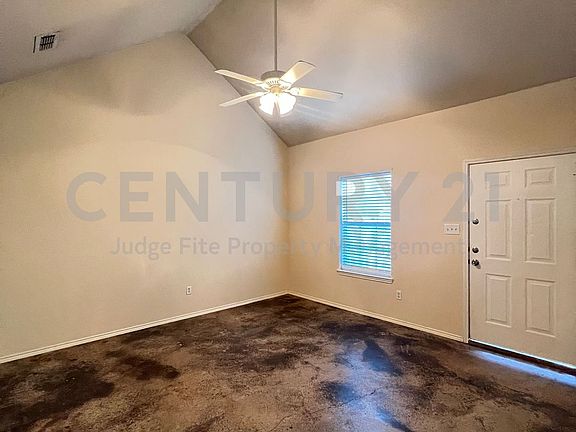 3rd image of 102 Lindas Creek Ln