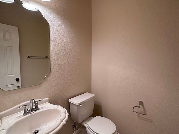4th image of 1721 Stonehaven Ln