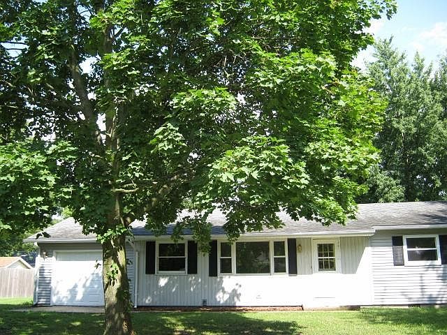 1st image of 105 N Marty Dr