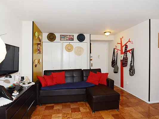 Sold by Robert E. Hill  | media 19