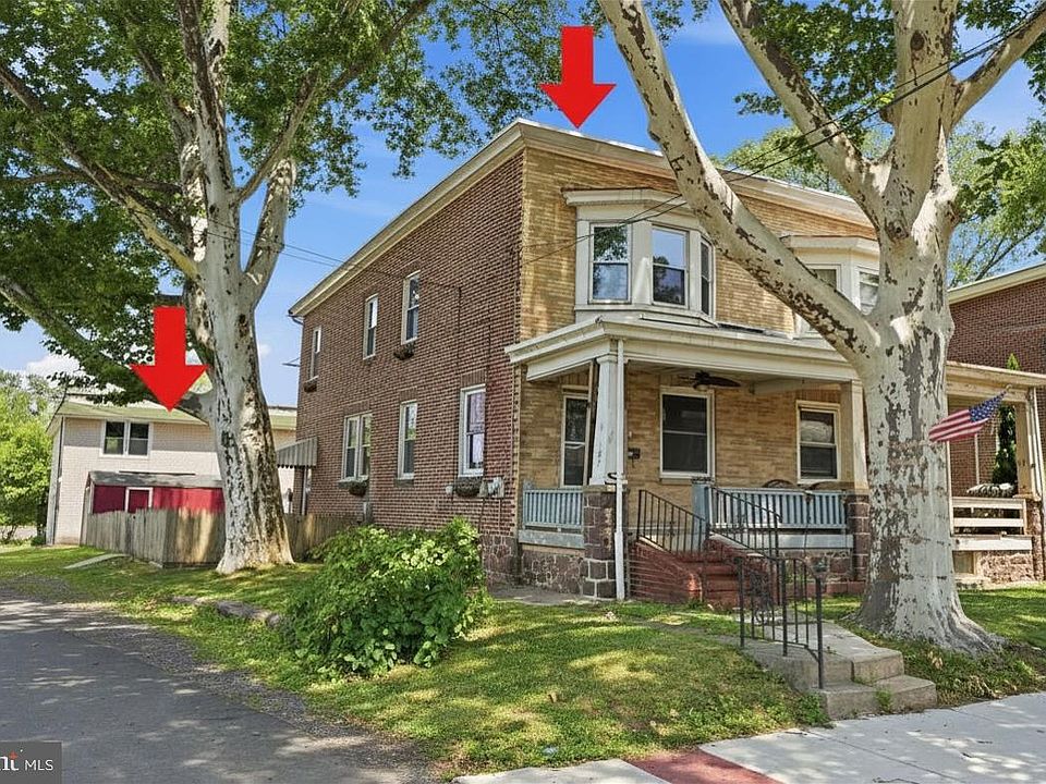 1st image of 107 E Main St