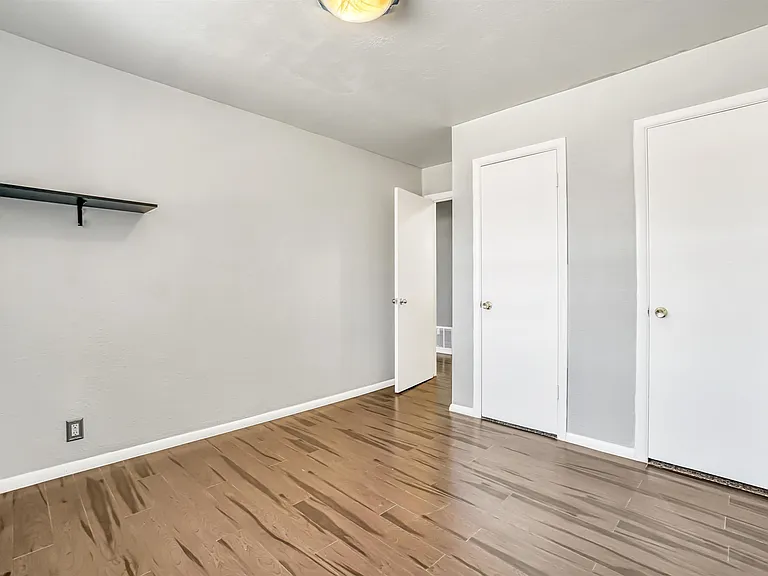 201 Cardinal Cir S — Photo 24