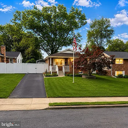 606 Apple Ave Photo 1