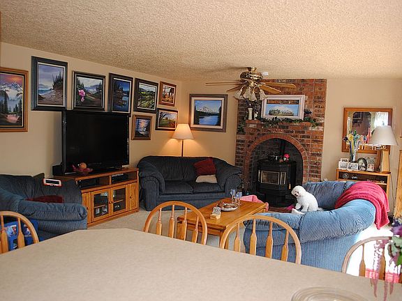 family room w/pellet stove