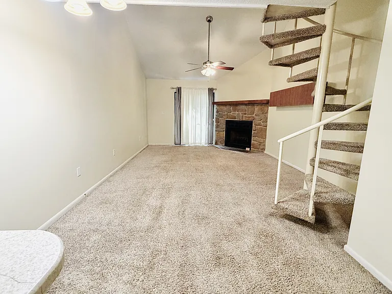 405 Harbison Blvd #1 — Photo 2