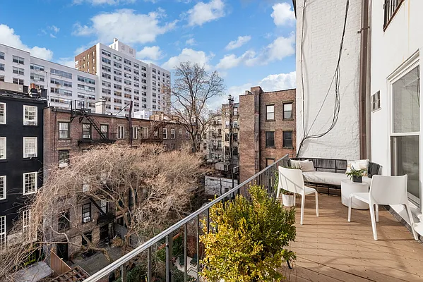 Sold by Compass | media 13