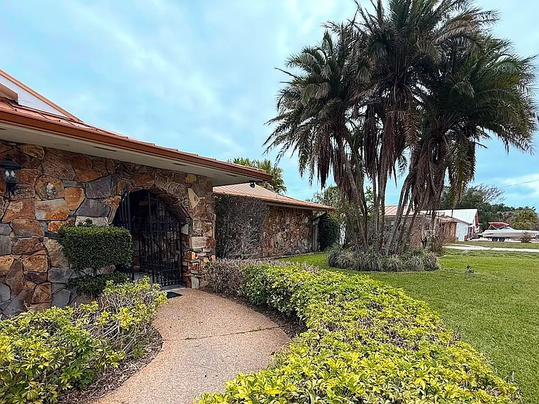 465 SE Naranja Ave — Photo 7