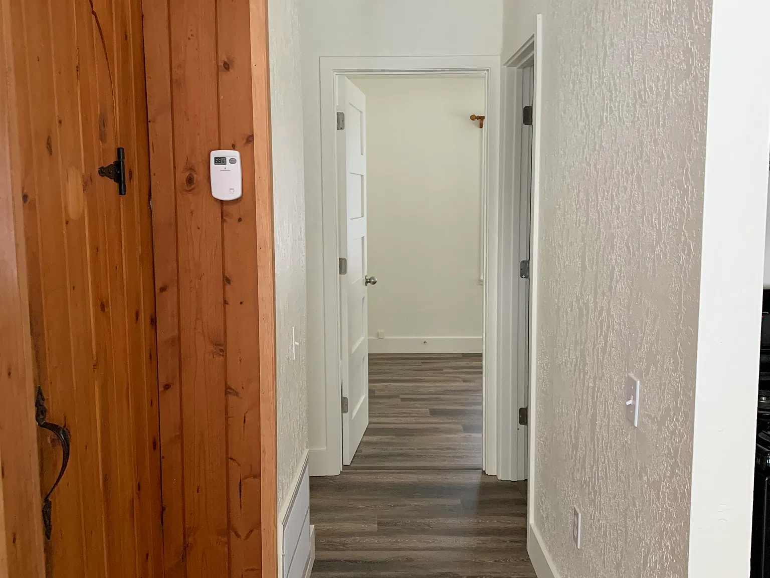 3 bed, 1080 sqft, $2,195 — Photo 2