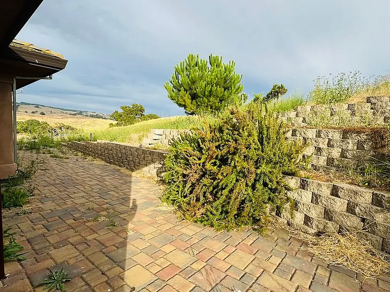 464 Sonoma Mountain Rd — Photo 14
