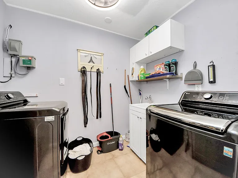 142 Wall St — Photo 14