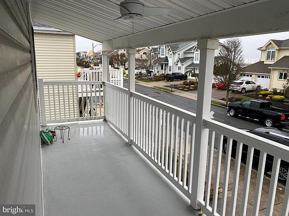 3rd image of 8705 Bayview Dr #2
