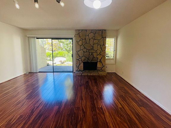 2nd image of 21551 Burbank Blvd Unit 110