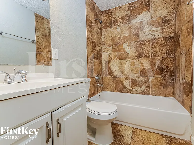 9309 Farley Ave — Photo 10