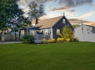 240 Parkside Ct, Copiague, NY 11726
