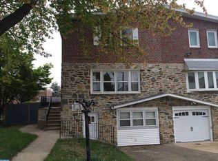 8947 Dewees St, Philadelphia, PA 19152
