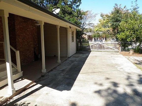 3rd image of 3211 Chalmers Dr