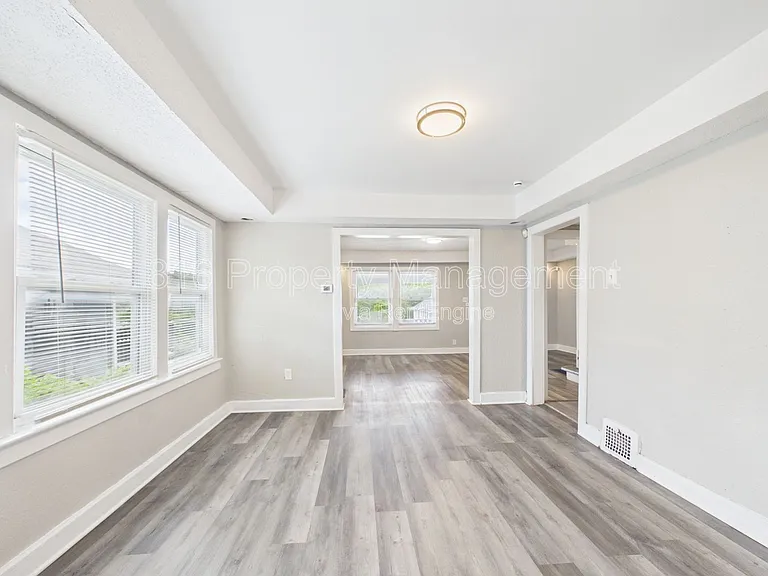 4417 Wayne Ave — Photo 8