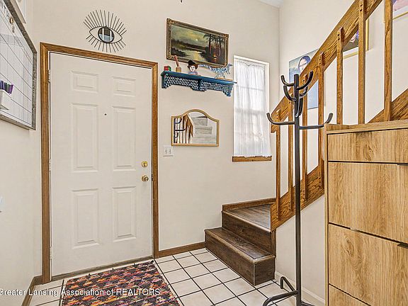 4th image of 1725 Whitegate Ln
