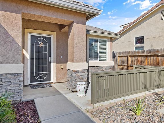 4th image of 1384 W Bella Oaks Way