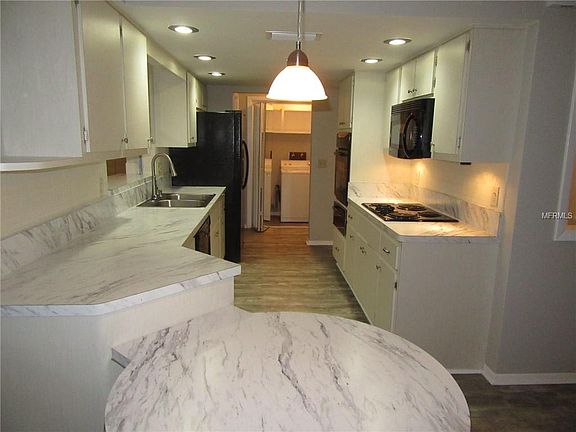 2nd image of 1537 Simmons Dr