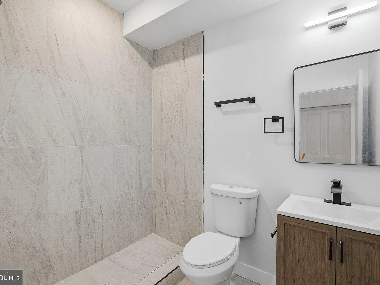 3 bed, 2.5 bath, $1,850 — Photo 4