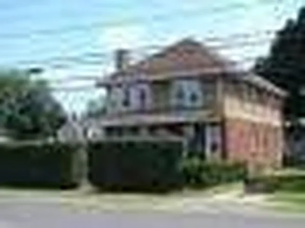 130 Whiting St, Plainville, CT 06062