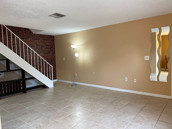 3rd image of 5580 Slash Pine Ct