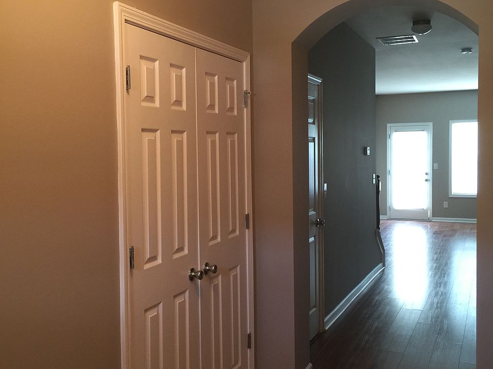 1st image of 131 Meeting Place Rd