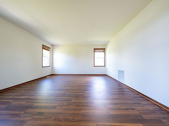 5th image of 1814 Spring Creek Dr