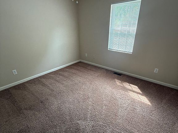 5th image of 657 B Lincoln Ave #B