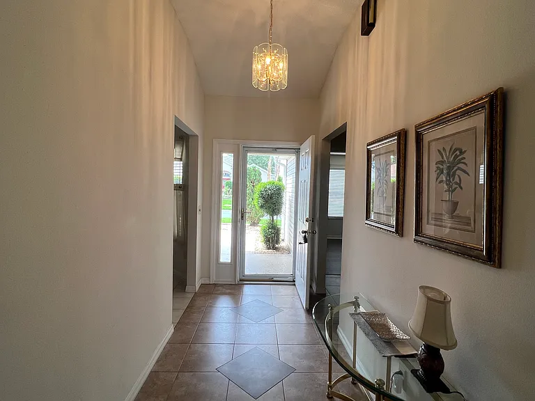 2467 Ambler Cir — Photo 3