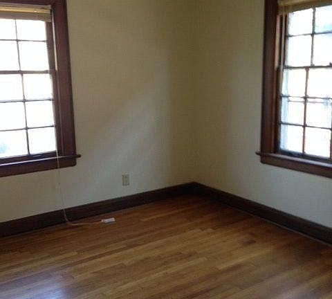 4th image of 3200 Indianola Ave APT D