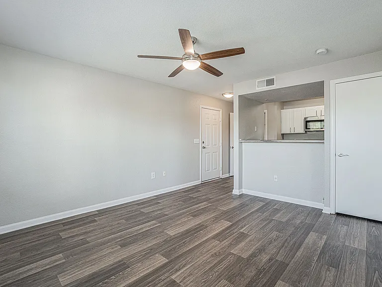 Nash Springs Apartments — Photo 21