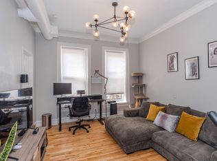 1304 W Ohio St APT 3F, Chicago, IL 60642