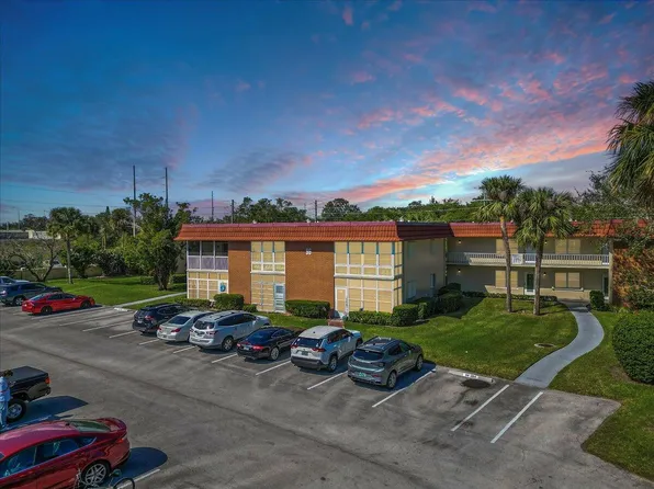 96 Springlake Drive #206, Vero Beach, FL 32962
