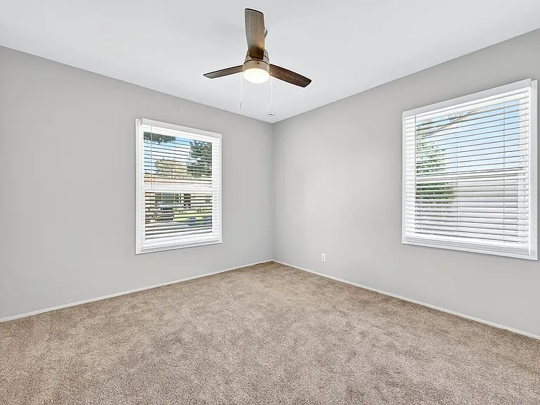 4913 Premiere Ave — Photo 33