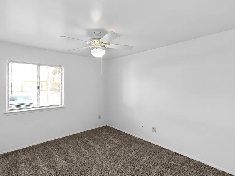 220 Park St — Photo 15