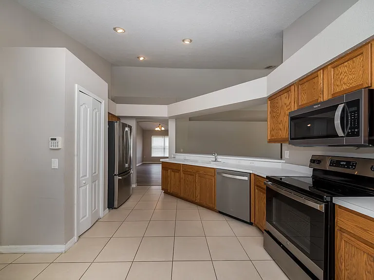 1609 Carson White Ln — Photo 7