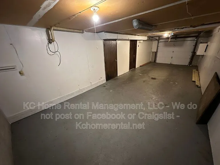 4028 E 123rd Ter #B — Photo 26
