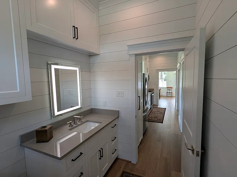 891 Elm St — Photo 28