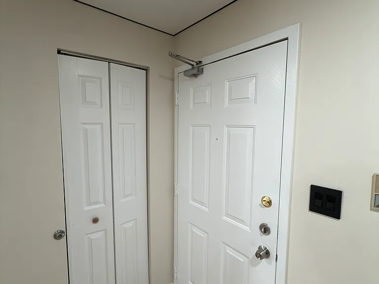 1915 N Hicks Rd #106 — Photo 2